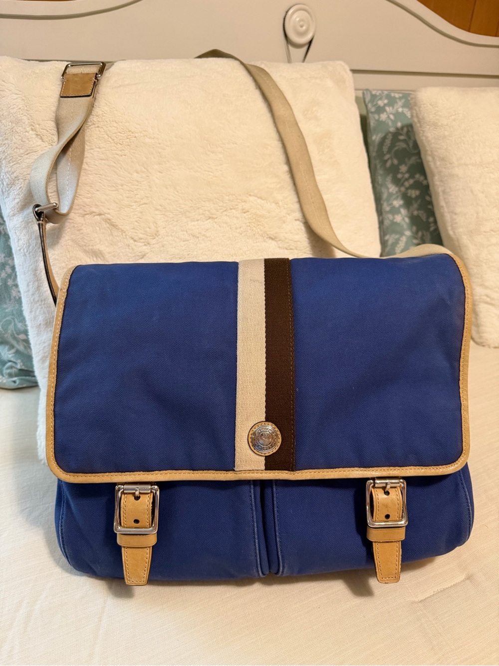Vintage Coach Voyager Messenger Crossbody Bag ( F70201)